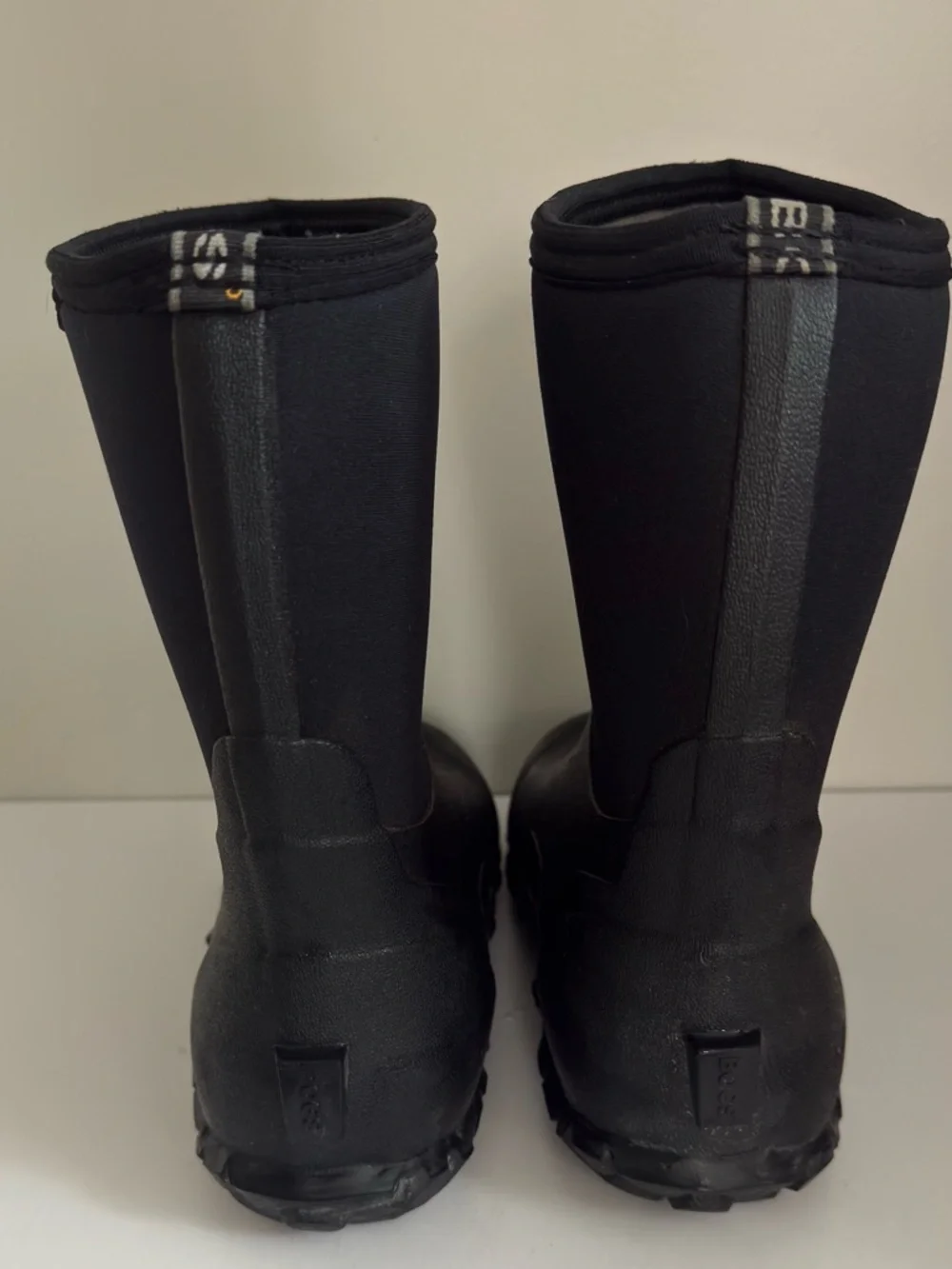 I Bogs Men’s Classic Mid Waterproof Boots Black Size 9